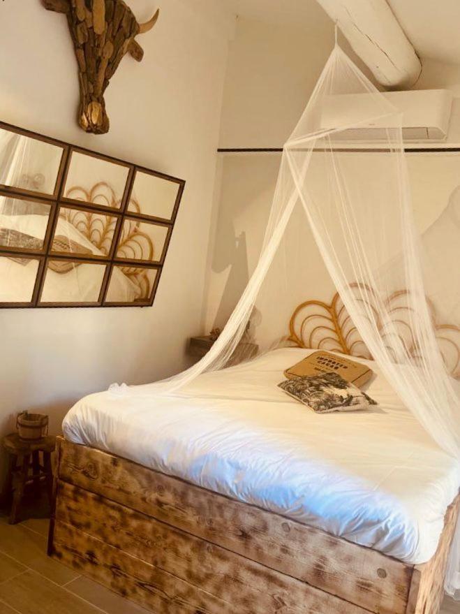 Hotel Le Cocon De Sissy à Les Les Saintes-Maries-de-la-Mer Extérieur photo